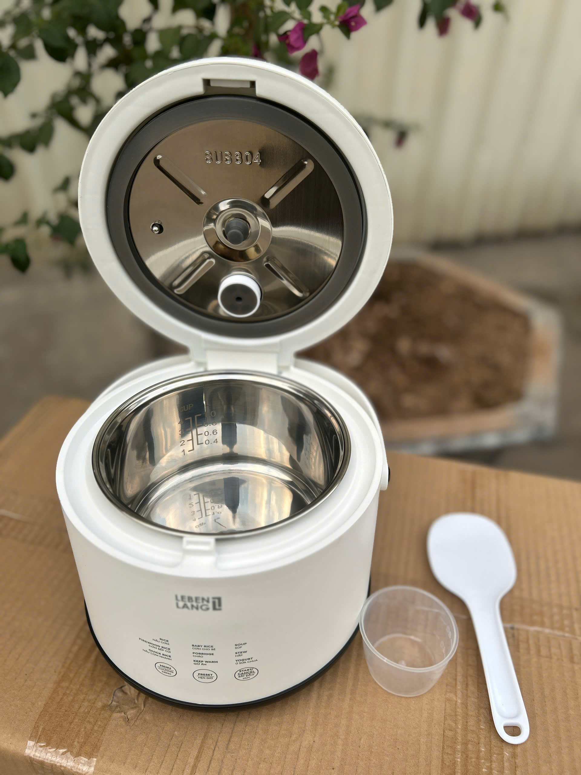 Nồi cơm điện lòng nồi inox 304 Lebenlang LBL0582, 0.8L,300W